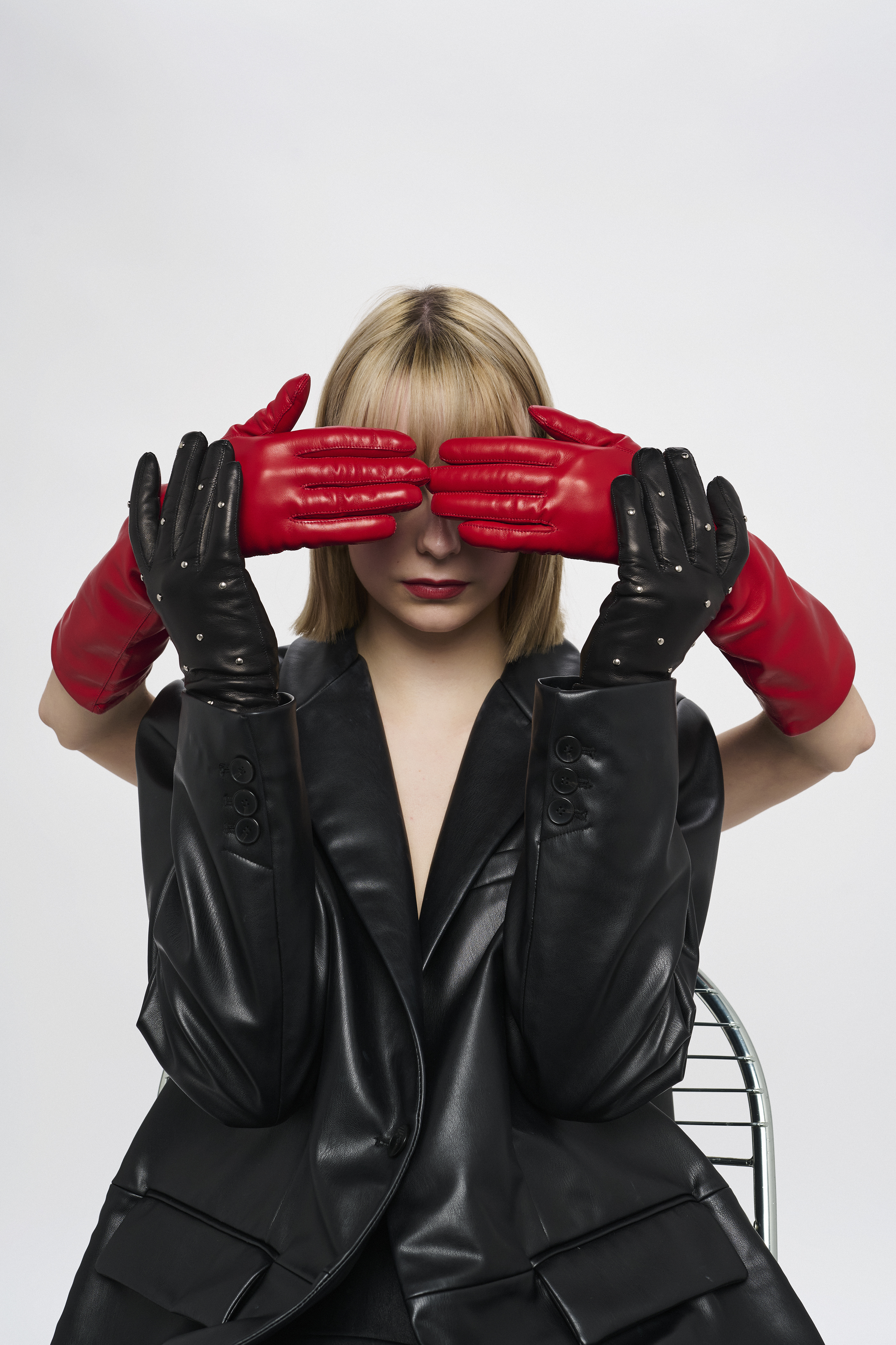 A pécsi kesztyűtől a Karma születéséig 